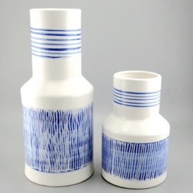 Keramik weiße und blaue Vase