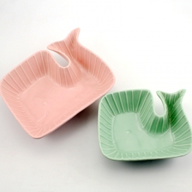 keramischer Schüssel-Lebensmittelbehälter des grünen und rosa Wals