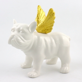 Keramische weiße Bulldogge Figur Skulptur mit goldenen Flügeln